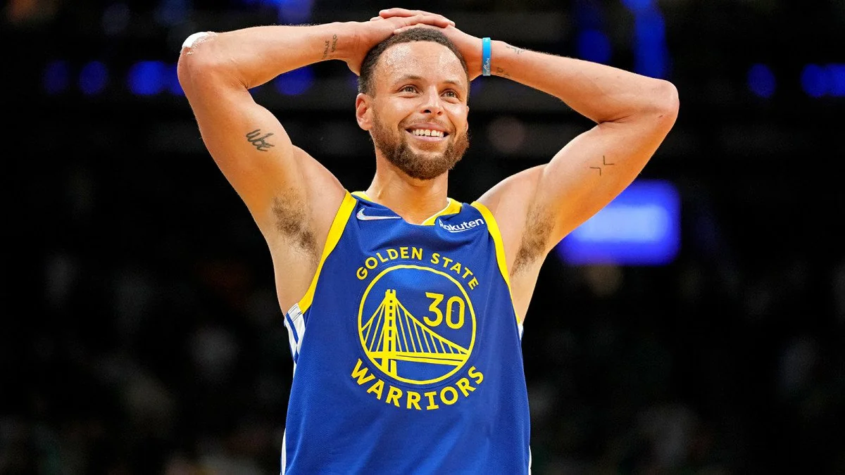 Do the Golden State Warriors have a chance to win? Only if you let their history to dictate the current image.