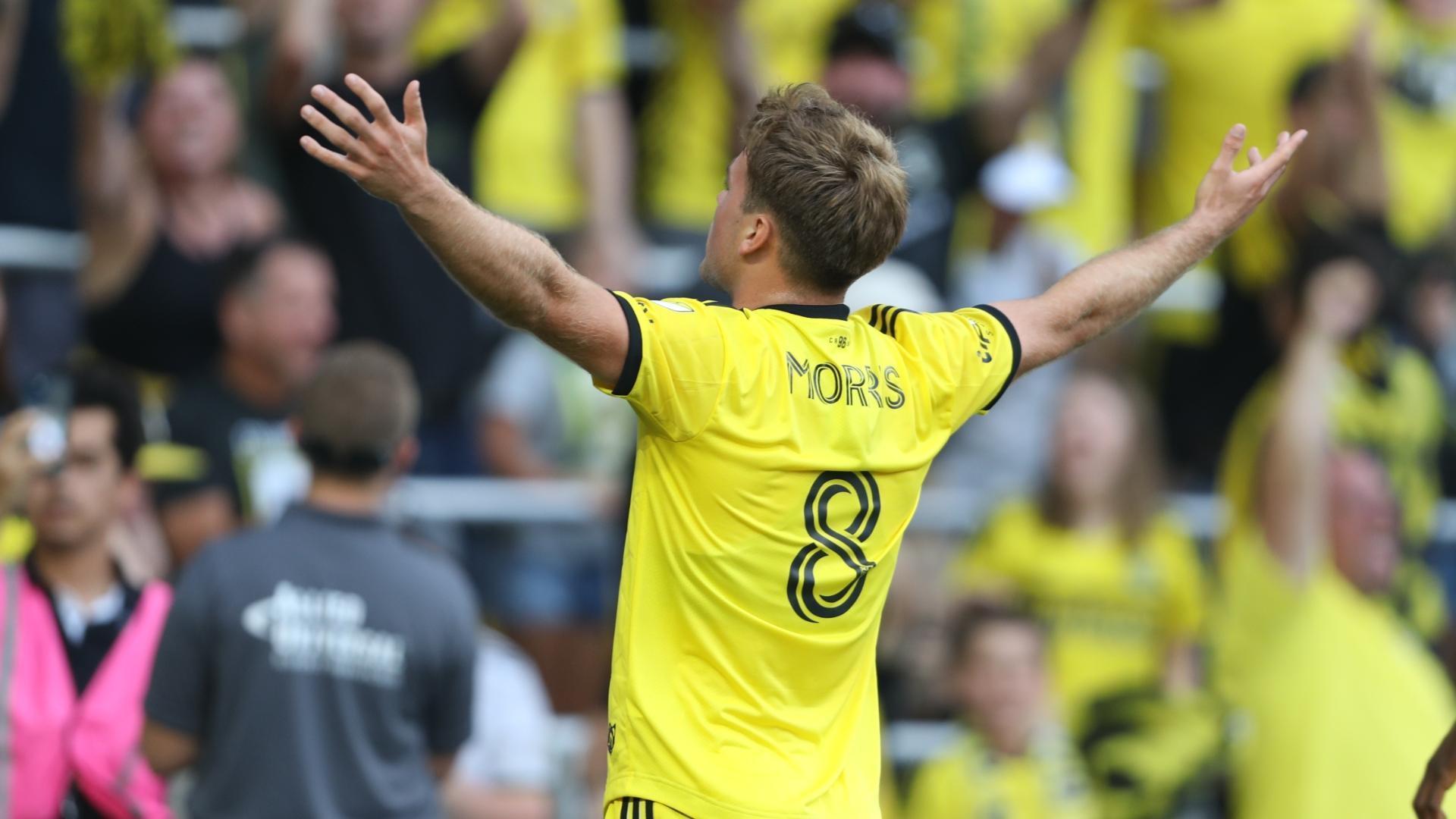 Columbus Crew advances with a wild goal from midfield by Cucho Hernandez; FC Cincinnati wins in a contentious match.